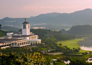 Mission Hills - Shenzhen - Zhang Lian Wei Course<span class='vzdalenost'>(100 km od hotelu)</span>