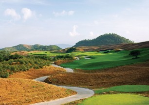 Mission Hills - Shenzhen - Pete Dye Course<span class='vzdalenost'>(100 km od hotelu)</span>