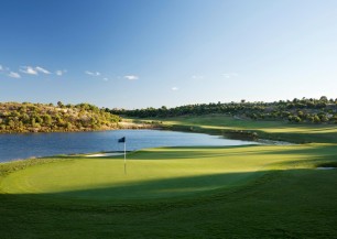 Monte Rei Golf & Country Club<span class='vzdalenost'>(236 km od hotelu)</span>