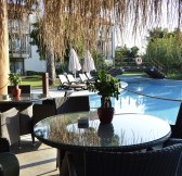 Garden_Pool_Bar