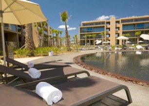 SALGADOS PALM VILLAGE APARTMENTS & SUITES