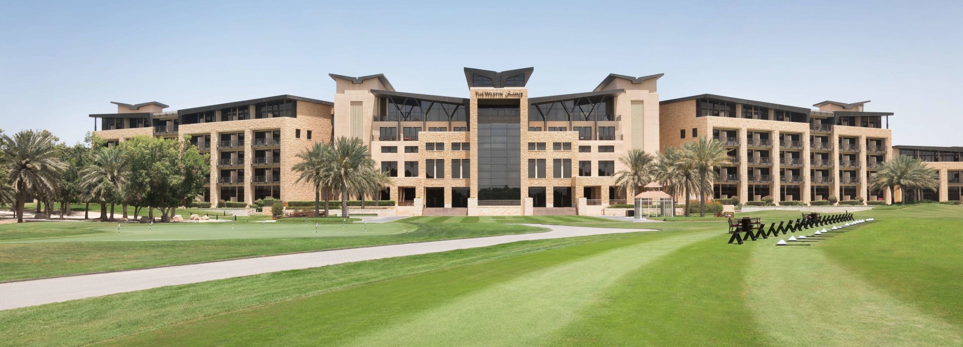 vogo abu dhabi golf resort & spa    *****